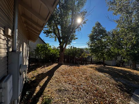 Single Family Residence in Klamath Falls OR 128 Hillside Avenue 13.jpg