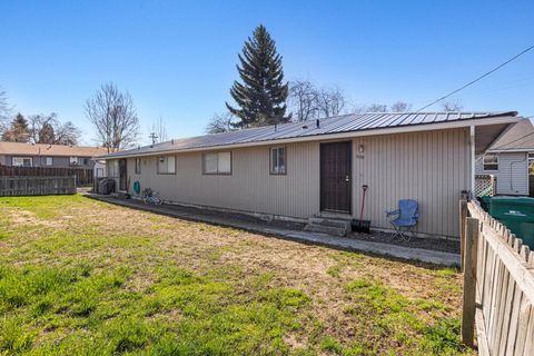 Duplex in Klamath Falls OR 1411 Lakeview Avenue.jpg