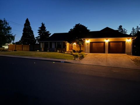 Single Family Residence in Grants Pass OR 776 Delsie Drive.jpg