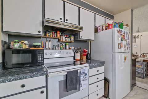 Single Family Residence in Gold Hill OR 1382 4th Avenue 9.jpg