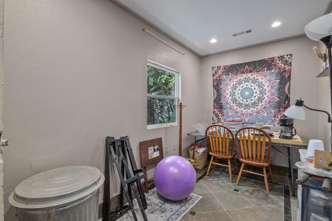 Single Family Residence in Gold Hill OR 1382 4th Avenue 16.jpg