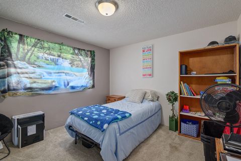 Single Family Residence in Gold Hill OR 1382 4th Avenue 13.jpg