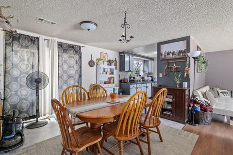 Single Family Residence in Gold Hill OR 1382 4th Avenue 6.jpg