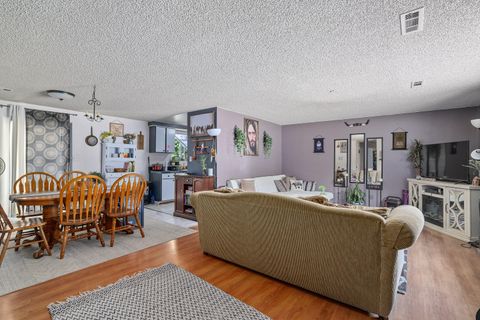 Single Family Residence in Gold Hill OR 1382 4th Avenue 2.jpg