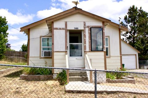 Single Family Residence in Klamath Falls OR 3405 Granite Street.jpg