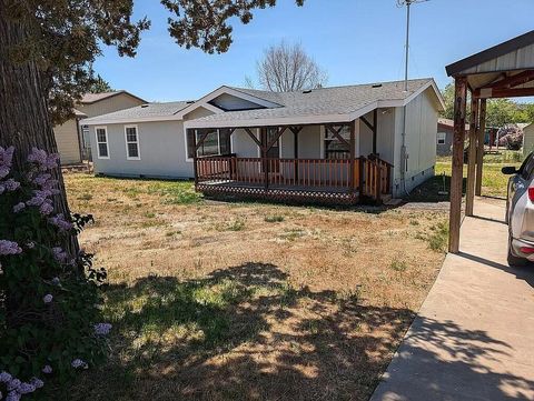 Single Family Residence in Klamath Falls OR 3210 Diamond Street.jpg