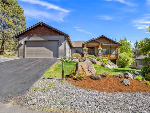 Single Family Residence in Klamath Falls OR 10203 Merlin Way.jpg