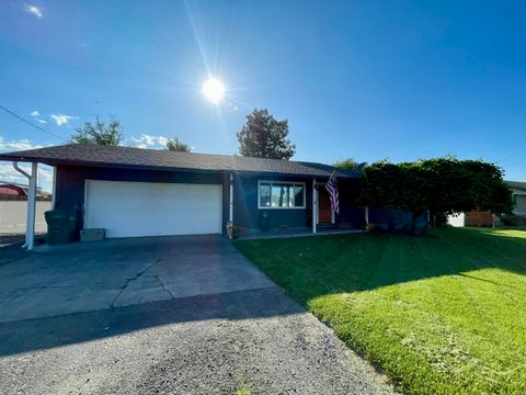 Single Family Residence in Merrill OR 124 N Lincoln Street.jpg