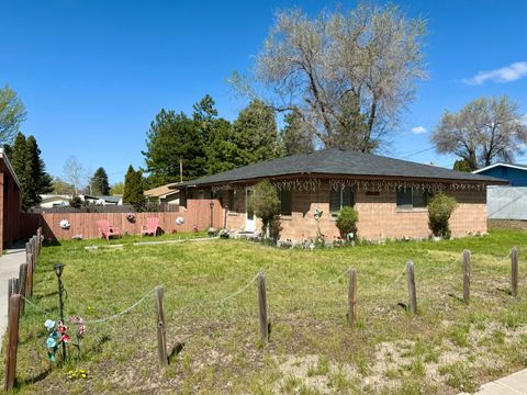 Duplex in Klamath Falls OR 3850 Madison Street #1 & 2 1.jpg