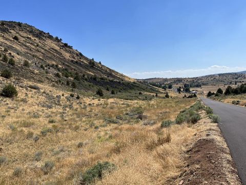  in Klamath Falls OR Lot 83 Peregrine Heights.jpg