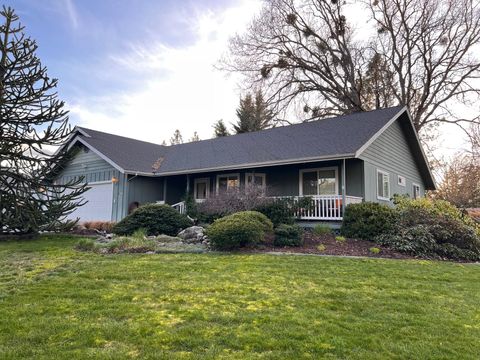 Single Family Residence in Grants Pass OR 3391 Merlin Road.jpg