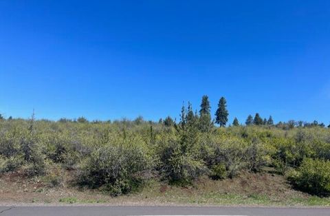  in Klamath Falls OR Crossbill Drive #Lot 1052.jpg