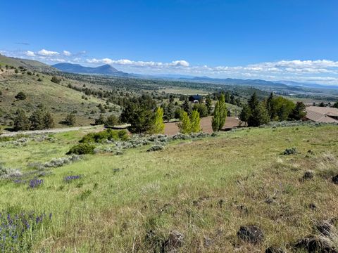  in Klamath Falls OR Plum Hill Road #Lot 702 2.jpg