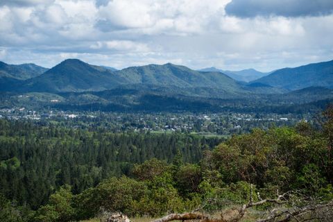  in Grants Pass OR 250 Adams Way.jpg
