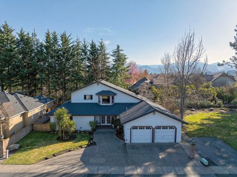 Single Family Residence in Medford OR 3222 Arnold Palmer Way.jpg