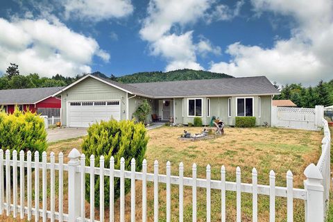 Single Family Residence in Glendale OR 328 Outback Lane.jpg