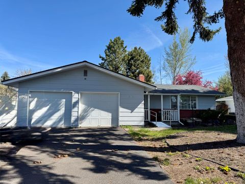 Single Family Residence in Klamath Falls OR 5819 Southgate Drive.jpg