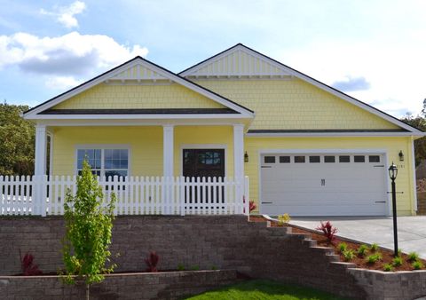 Single Family Residence in Grants Pass OR 2181 SE Wyndham Way.jpg