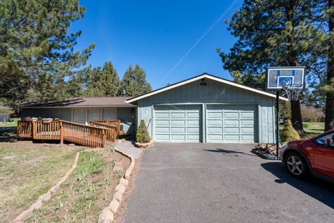 Single Family Residence in Bend OR 20580 Klahani Drive.jpg