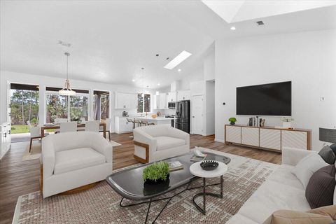 Single Family Residence in Merlin OR 1266 Ellison Loop.jpg