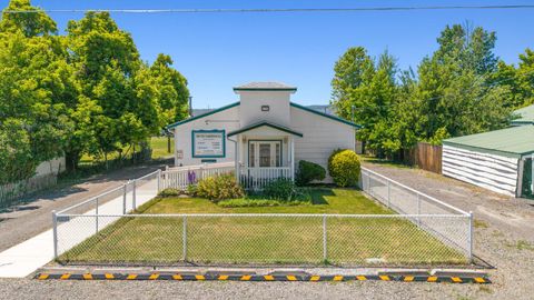  in Klamath Falls OR 1774 Arthur Street.jpg