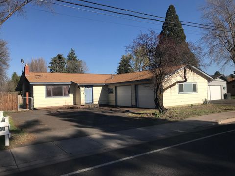 Single Family Residence in Klamath Falls OR 3705 Madison Street.jpg