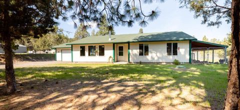 Single Family Residence in Klamath Falls OR 16516 Fieldcrest Road.jpg