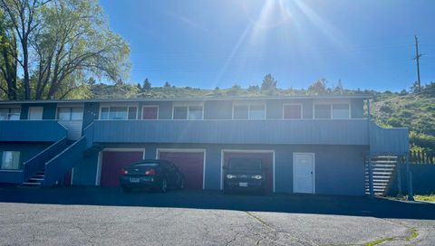 Multi Family in Klamath Falls OR 542 Riverside Drive 6.jpg