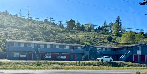 Multi Family in Klamath Falls OR 542 Riverside Drive 4.jpg