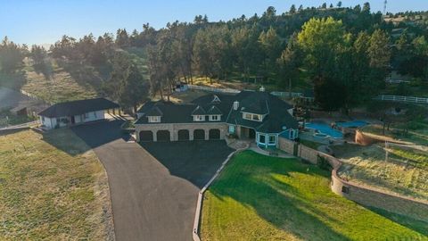Single Family Residence in Klamath Falls OR 8333 Highway 140.jpg
