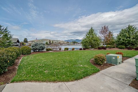 Mobile Home in Grants Pass OR 2393 SW Webster Road 5.jpg