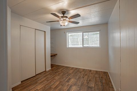 Mobile Home in Grants Pass OR 2393 SW Webster Road 12.jpg