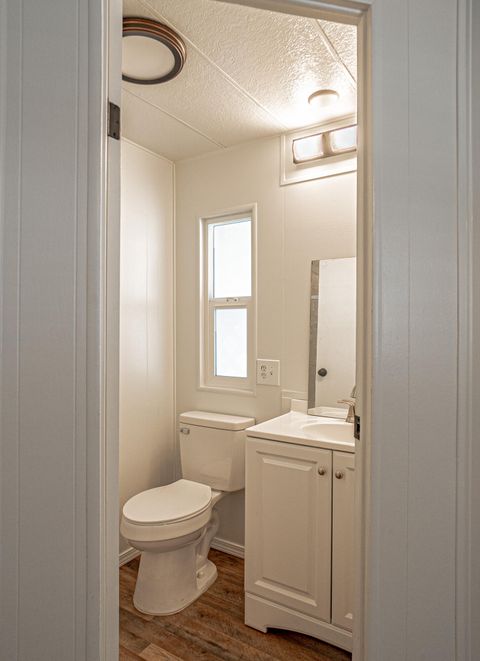 Mobile Home in Grants Pass OR 2393 SW Webster Road 15.jpg