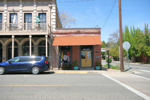  in Jacksonville OR 110 S Oregon Street.jpg