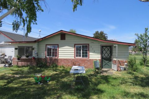 Single Family Residence in Merrill OR 638 E 1st Street.jpg