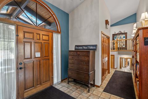 Single Family Residence in Grants Pass OR 240 NE Scenic Drive 4.jpg