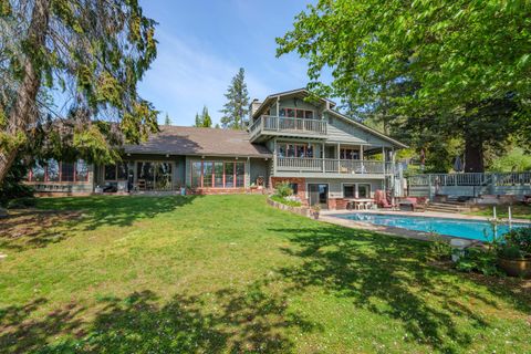 Single Family Residence in Grants Pass OR 240 NE Scenic Drive 45.jpg