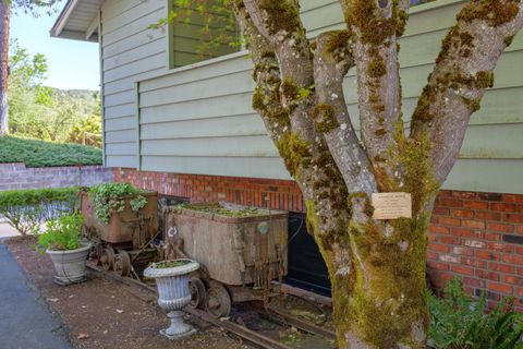 Single Family Residence in Grants Pass OR 240 NE Scenic Drive 39.jpg
