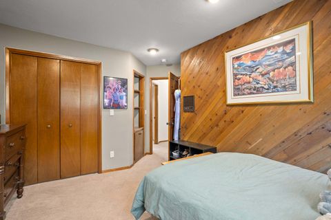 Single Family Residence in Grants Pass OR 240 NE Scenic Drive 28.jpg