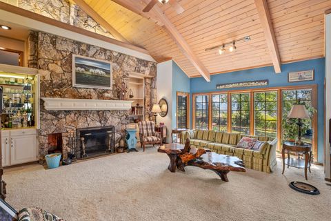 Single Family Residence in Grants Pass OR 240 NE Scenic Drive 5.jpg