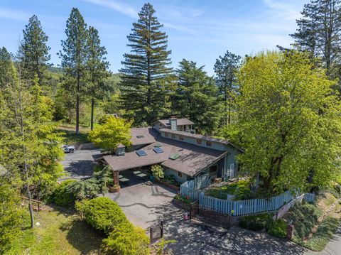 Single Family Residence in Grants Pass OR 240 NE Scenic Drive 48.jpg