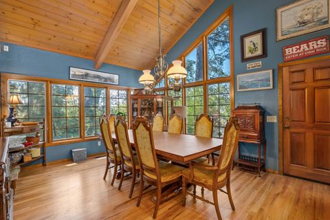 Single Family Residence in Grants Pass OR 240 NE Scenic Drive 9.jpg