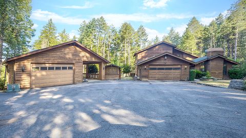 Single Family Residence in Grants Pass OR 445 Bonnie Lane.jpg