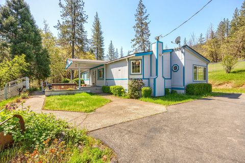 Manufactured On Land in Rogue River OR 4247 W Evans Creek Road.jpg