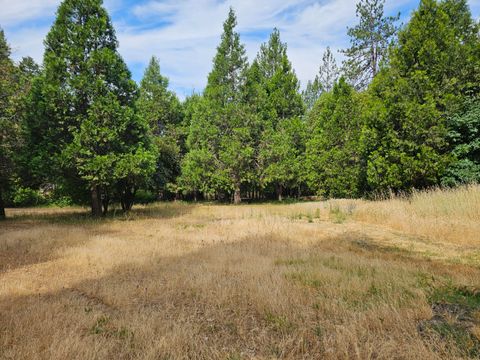  in Grants Pass OR 5274 Cloverlawn Drive.jpg