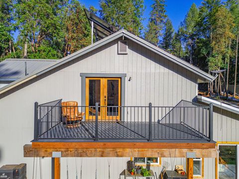 Single Family Residence in Grants Pass OR 123 Rogue Riffle Drive 44.jpg