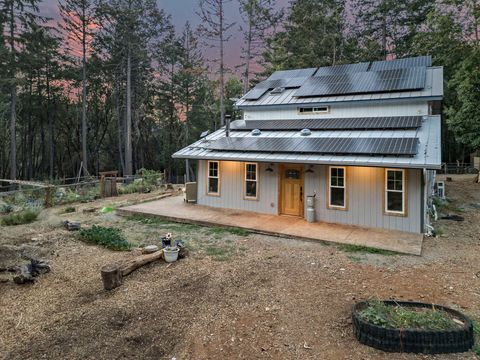 Single Family Residence in Grants Pass OR 123 Rogue Riffle Drive 29.jpg