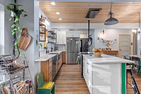 Single Family Residence in Grants Pass OR 123 Rogue Riffle Drive 9.jpg