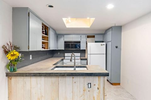 Single Family Residence in Grants Pass OR 123 Rogue Riffle Drive 22.jpg