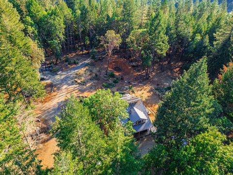 Single Family Residence in Grants Pass OR 123 Rogue Riffle Drive 42.jpg